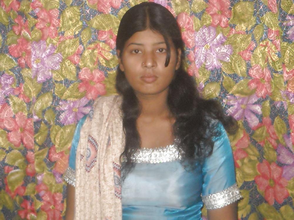 6P FOZIA PAKI GIRL