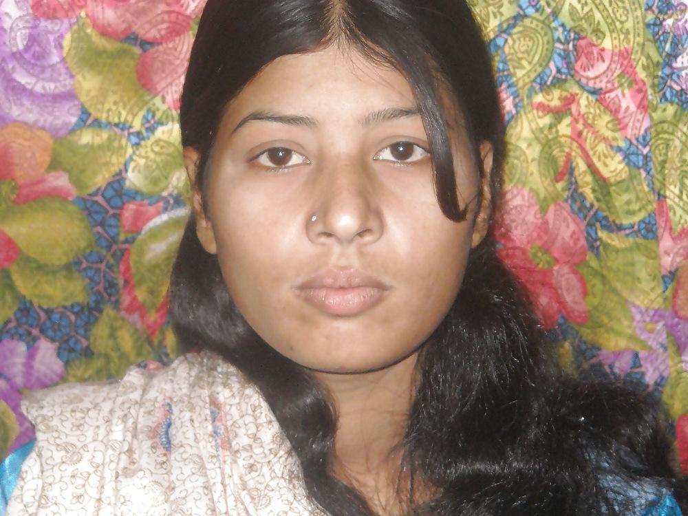 6P FOZIA PAKI GIRL