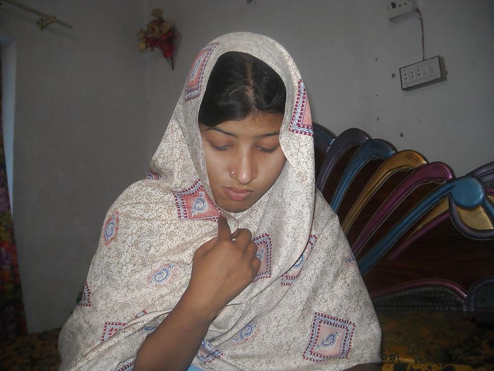 6P FOZIA PAKI GIRL