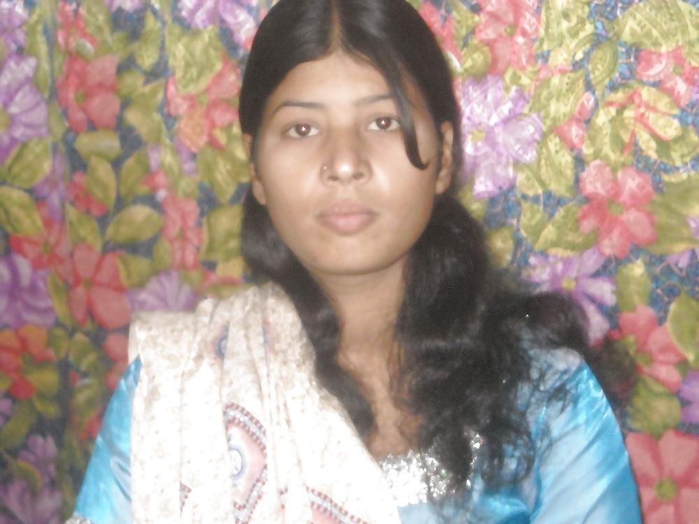 6P FOZIA PAKI GIRL
