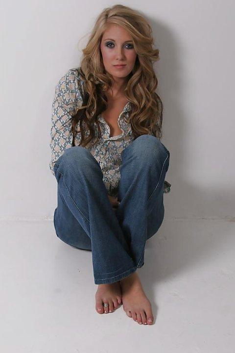 25P Cute Teen Feet From Facebook