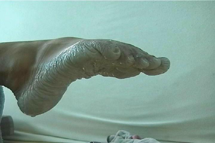 21P Bianca's wet wrinkled feet 