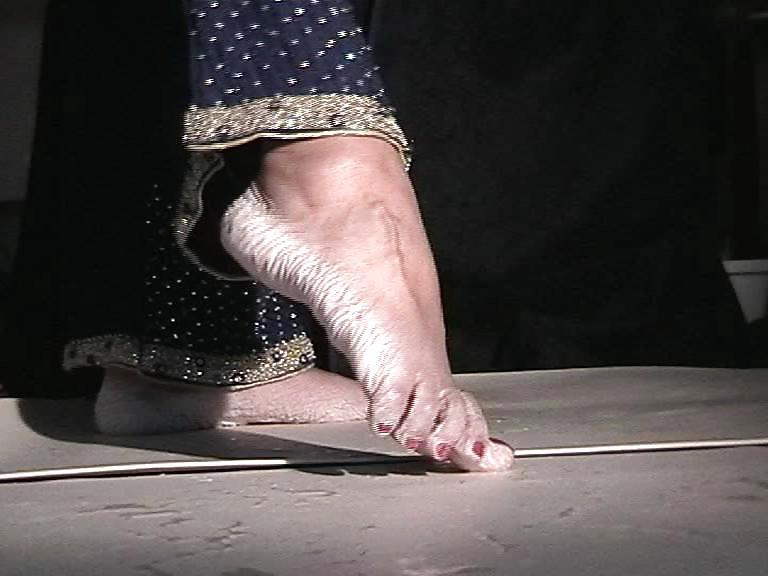 21P Bianca's wet wrinkled feet 