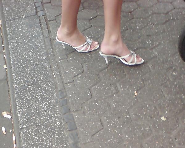 25P Feet all around
