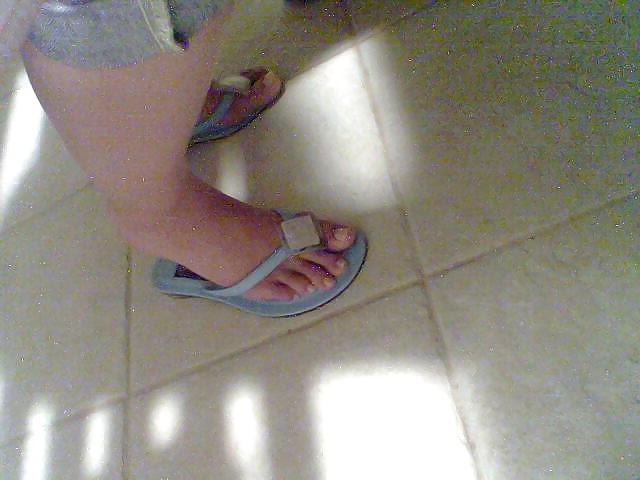 25P Feet all around