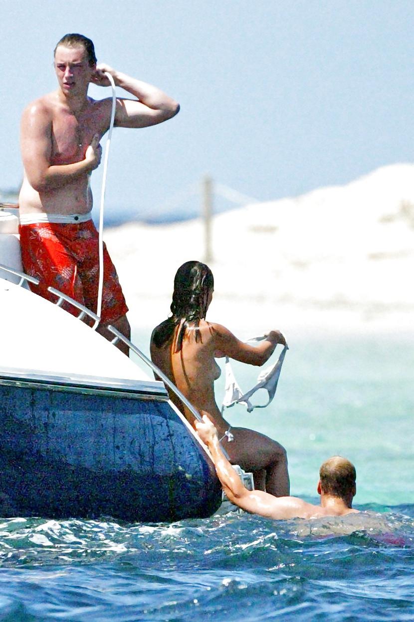6P Pippa Middleton - topless