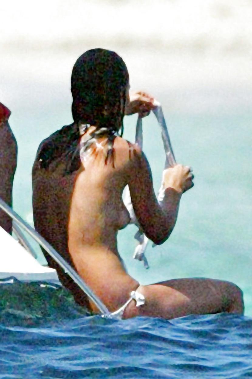 6P Pippa Middleton - topless