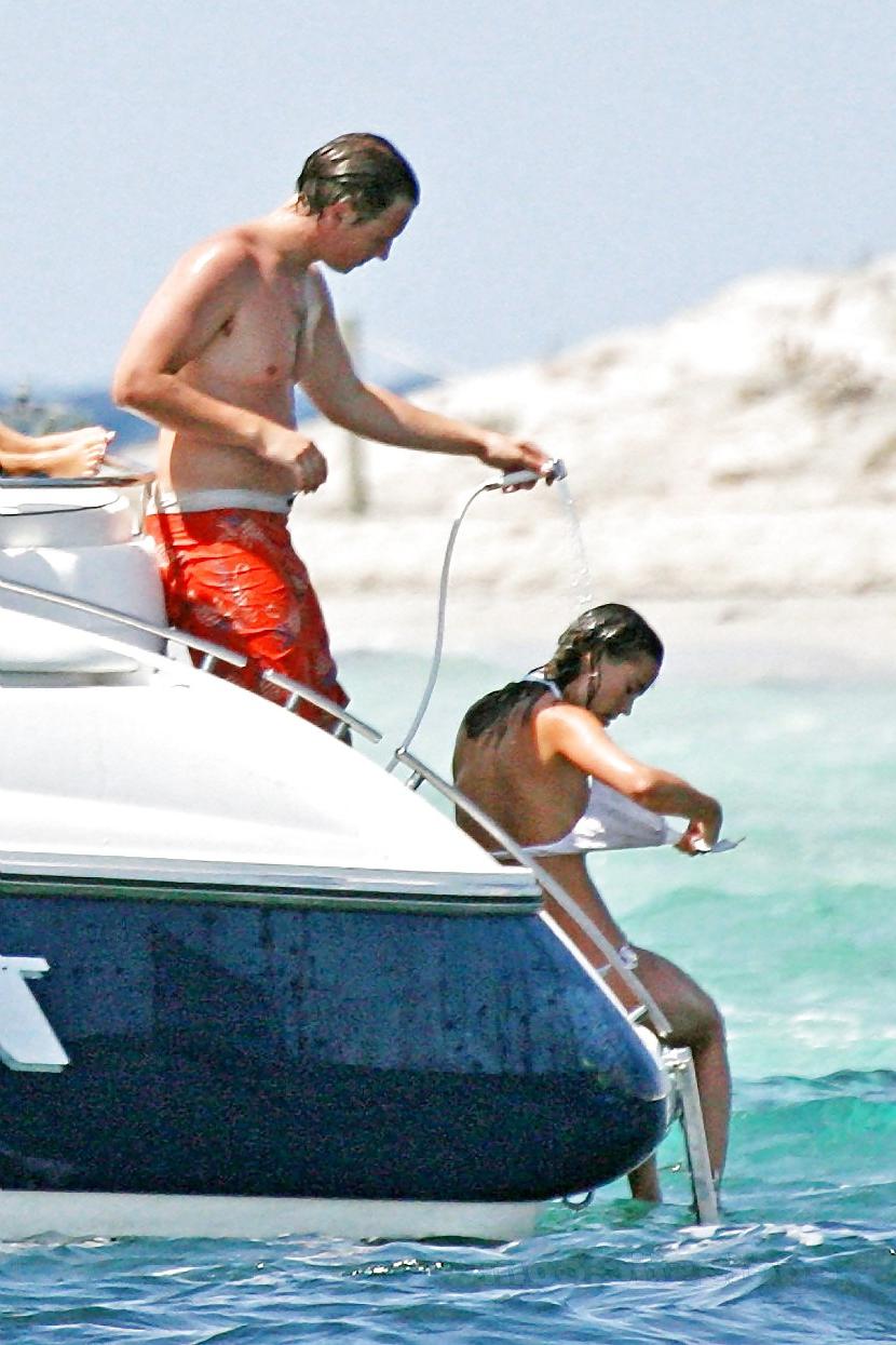 6P Pippa Middleton - topless