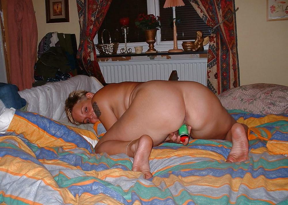 24P Chubby Wife with short Hair,masturabtes with a Dildo
