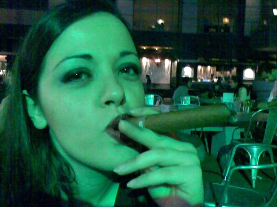 25P Michelle,expert art of handjob and blowjob,facial.