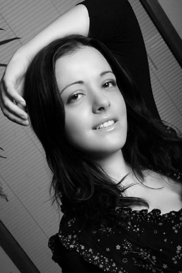 25P Michelle,expert art of handjob and blowjob,facial.