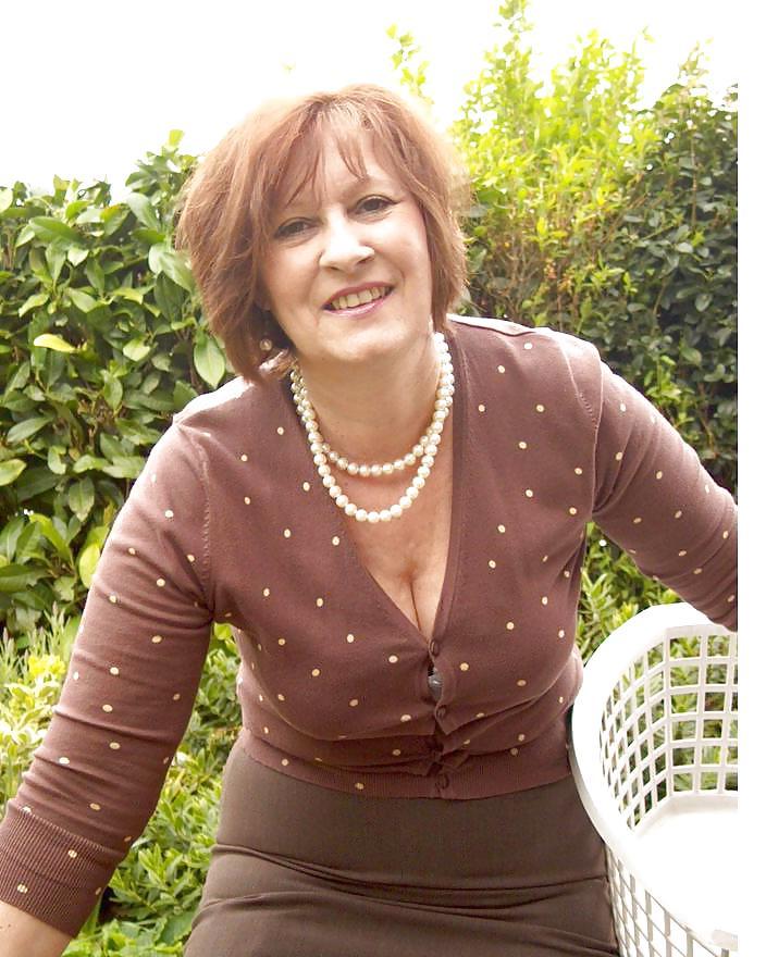 25P Ann uperclass female slutwife