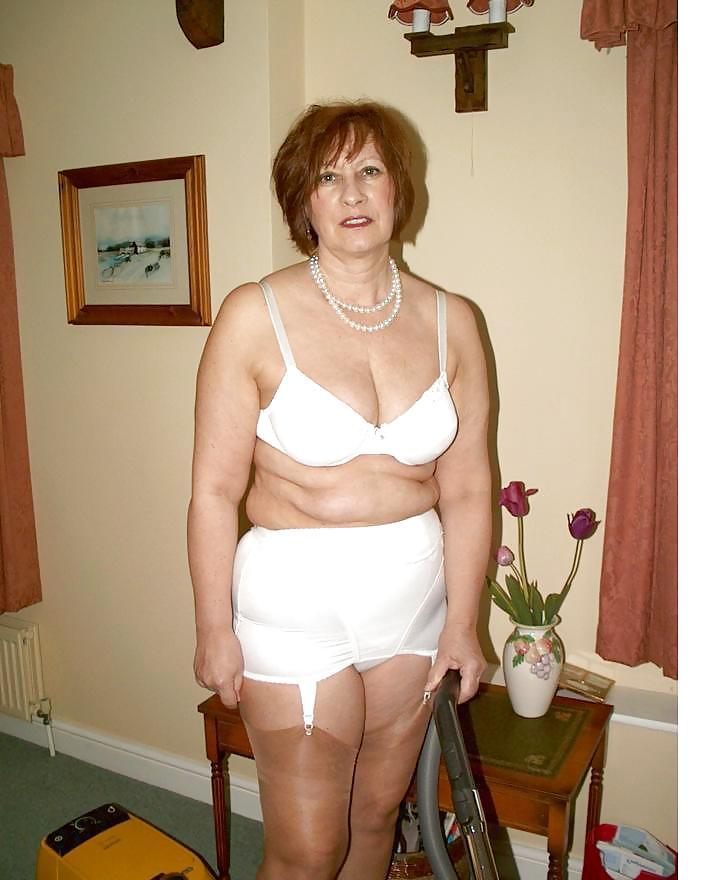 25P Ann uperclass female slutwife