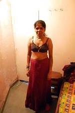7P Nuding  for  money,old  aunty