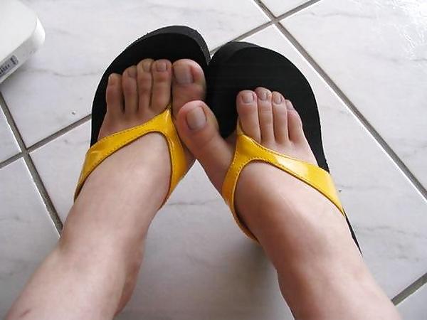 20P Feet in Flip Flops #1