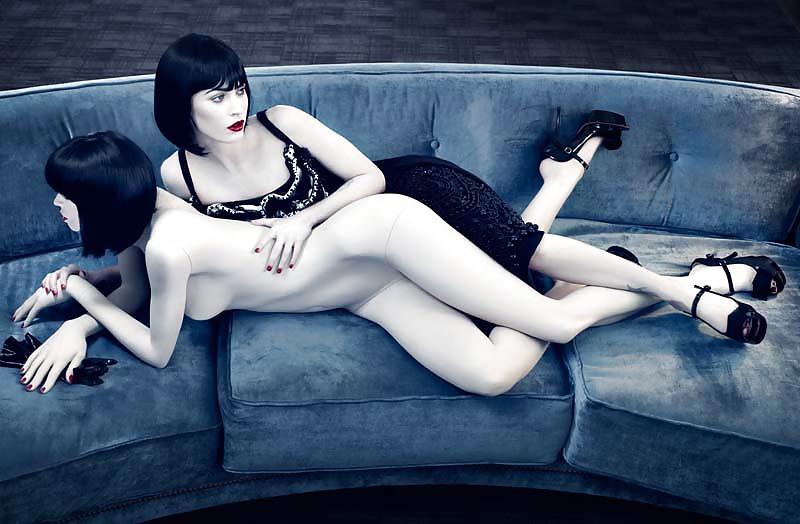 25P Megan fox legs feet