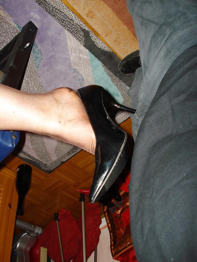 20P Her lovely legs and feet in nylons