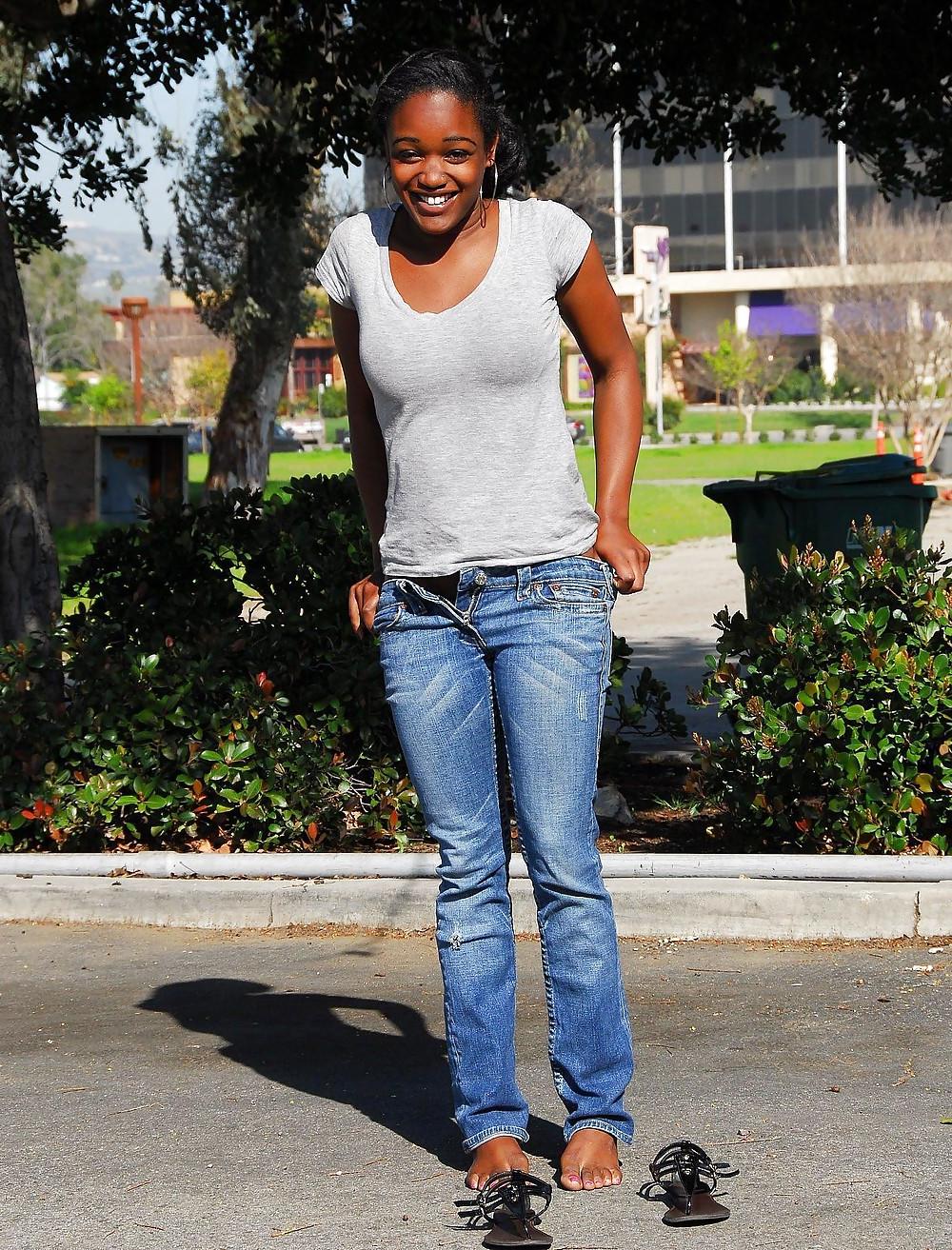 20P NUDE IN PUBLIC - Renee Andres