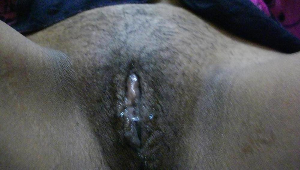 25P Gf's natural hairy pussy