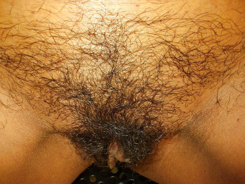25P Gf's natural hairy pussy