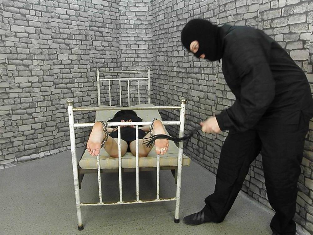 15P Bondage Feet Pain