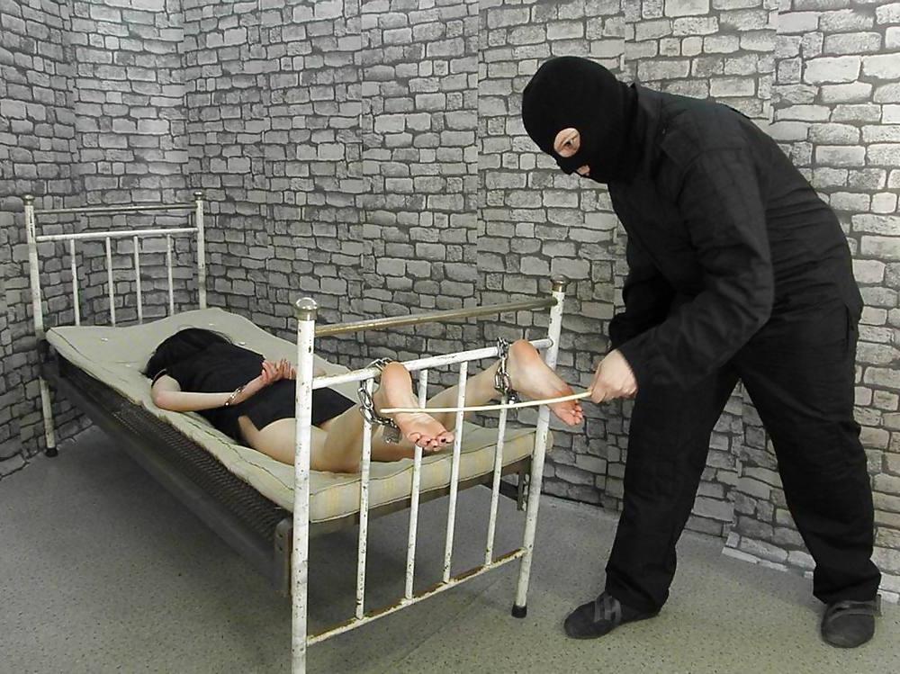 15P Bondage Feet Pain