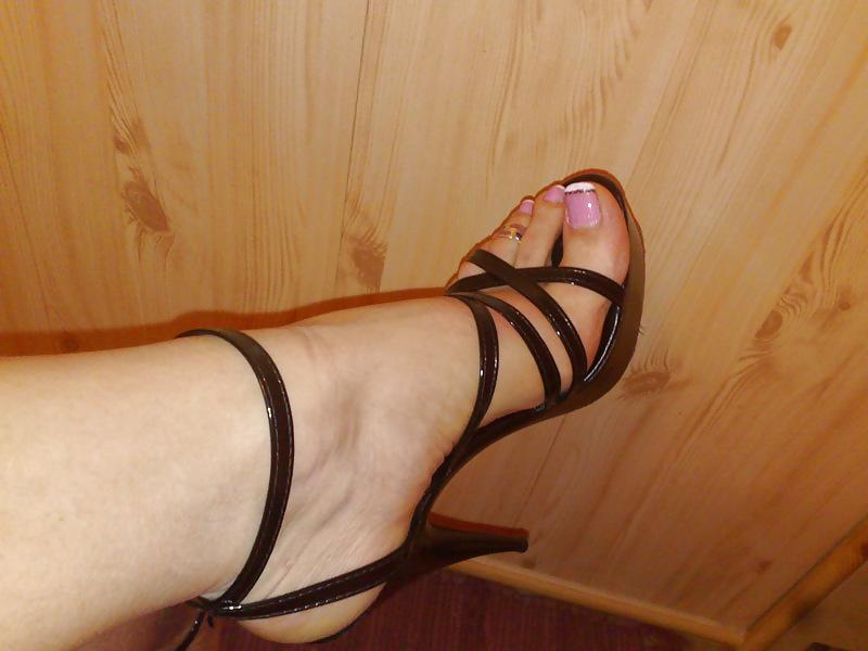 12P The sexi toes :)