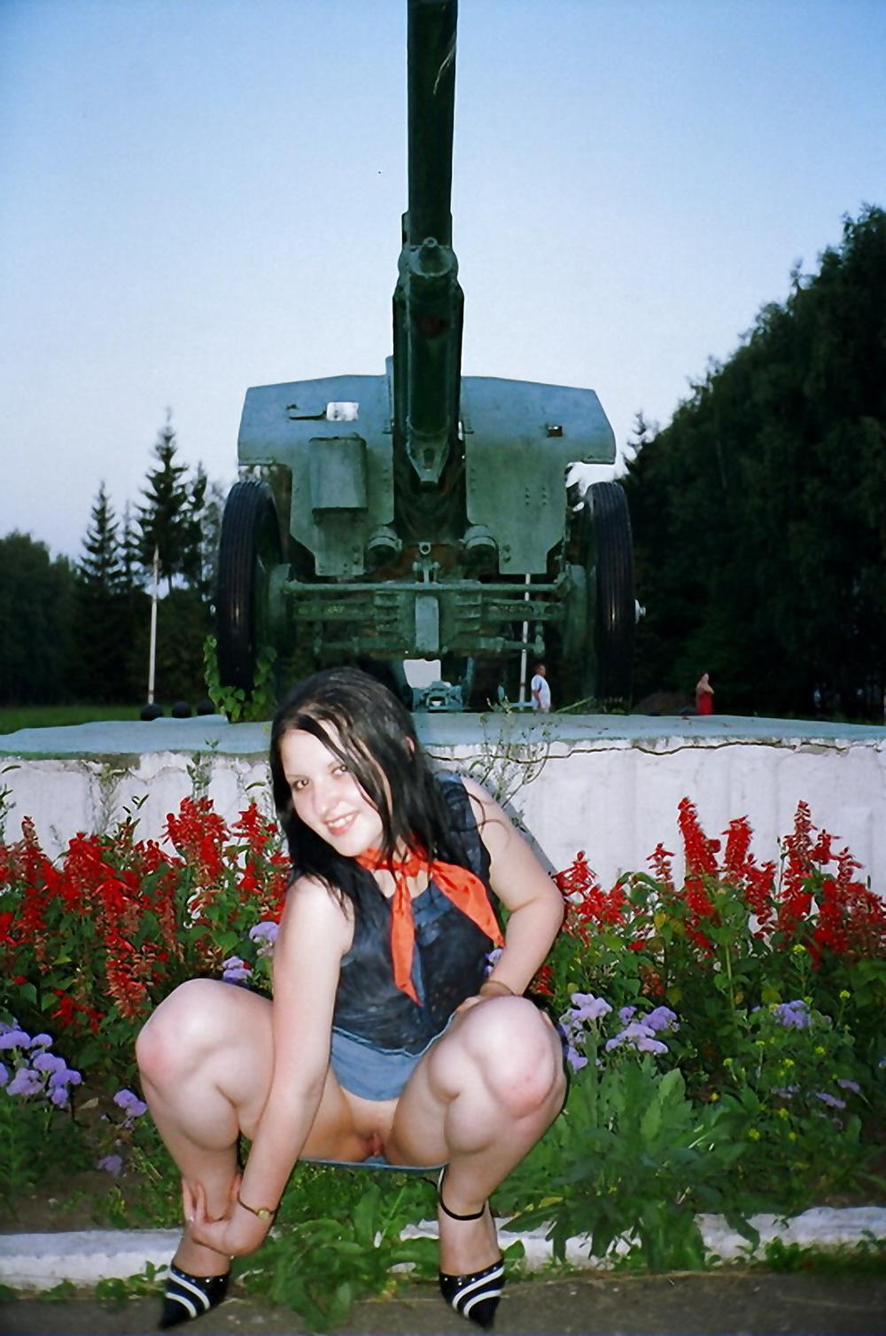 19P Naked in Public #085