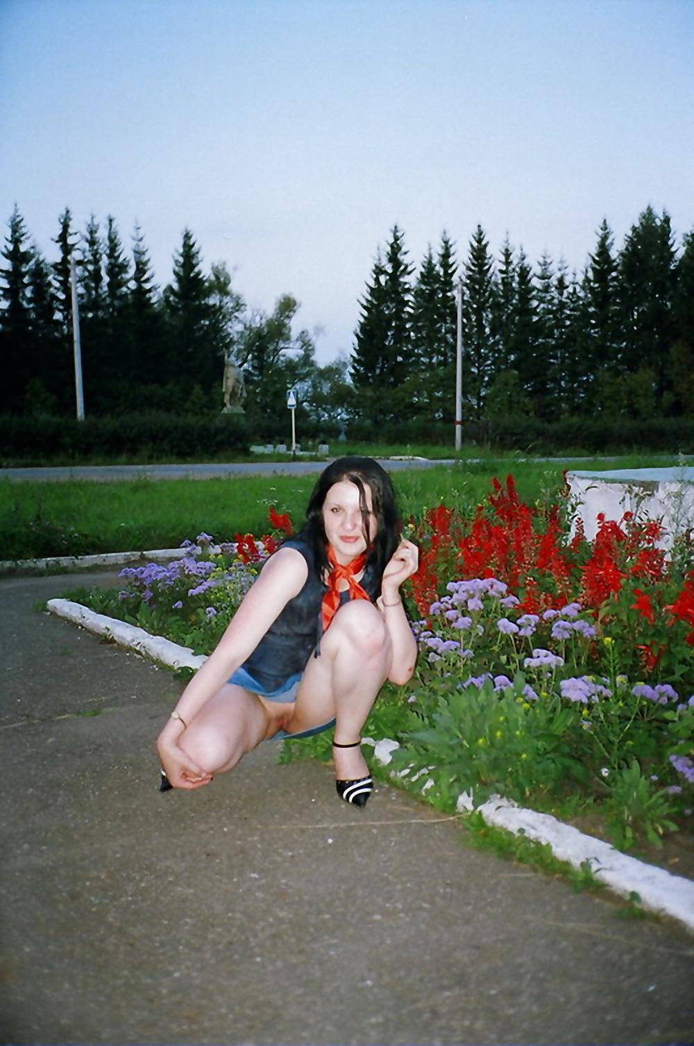19P Naked in Public #085