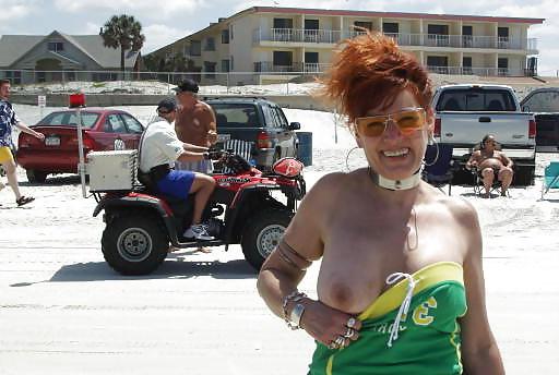 25P Nature girls get naked in public