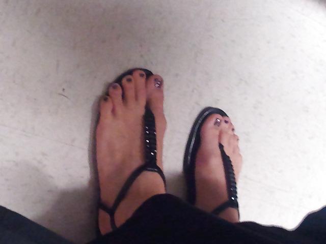 25P Sexy Coworkers Feet