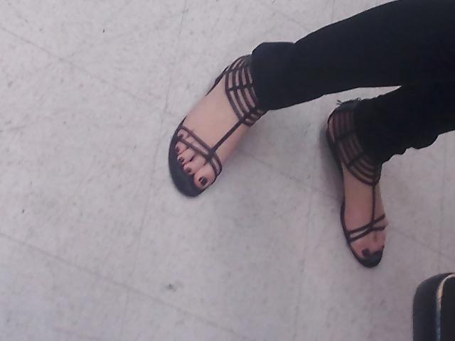 25P Sexy Coworkers Feet