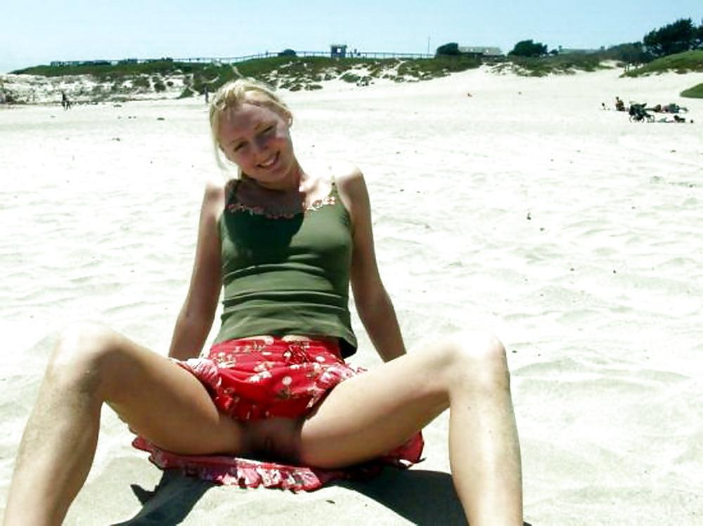 21P Naked in Public #103