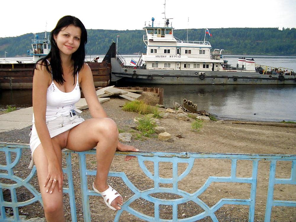 21P Naked in Public #103