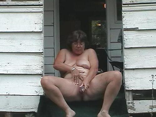25P Chubby Amateur Nudist