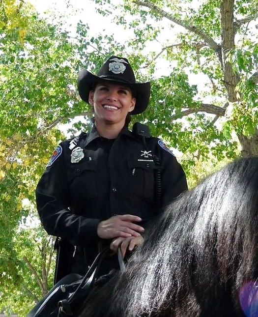 25P Sexy Female Police Officers From Around The World 