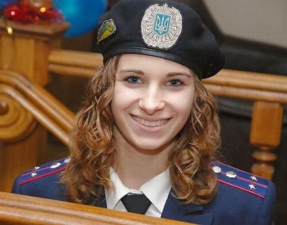 25P Sexy Female Police Officers From Around The World 