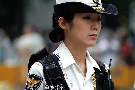 25P Sexy Female Police Officers From Around The World 