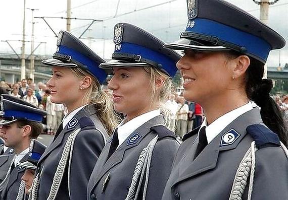 25P Sexy Female Police Officers From Around The World 