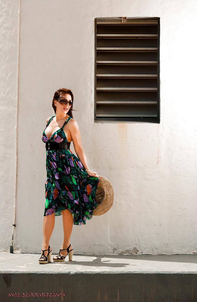 16P Roni keeps amusing us with her fantastic photoshoots around the world