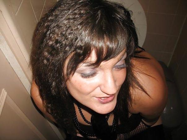 19P Toilet Girls