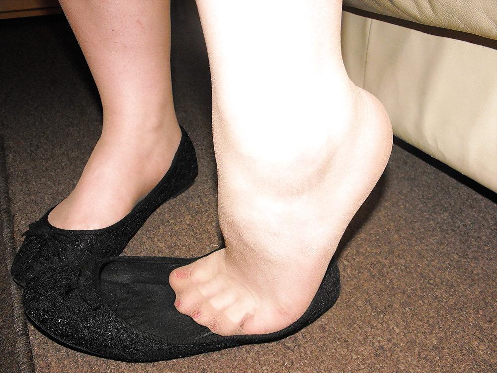 7P Girlfriends nude nylon feet and legs