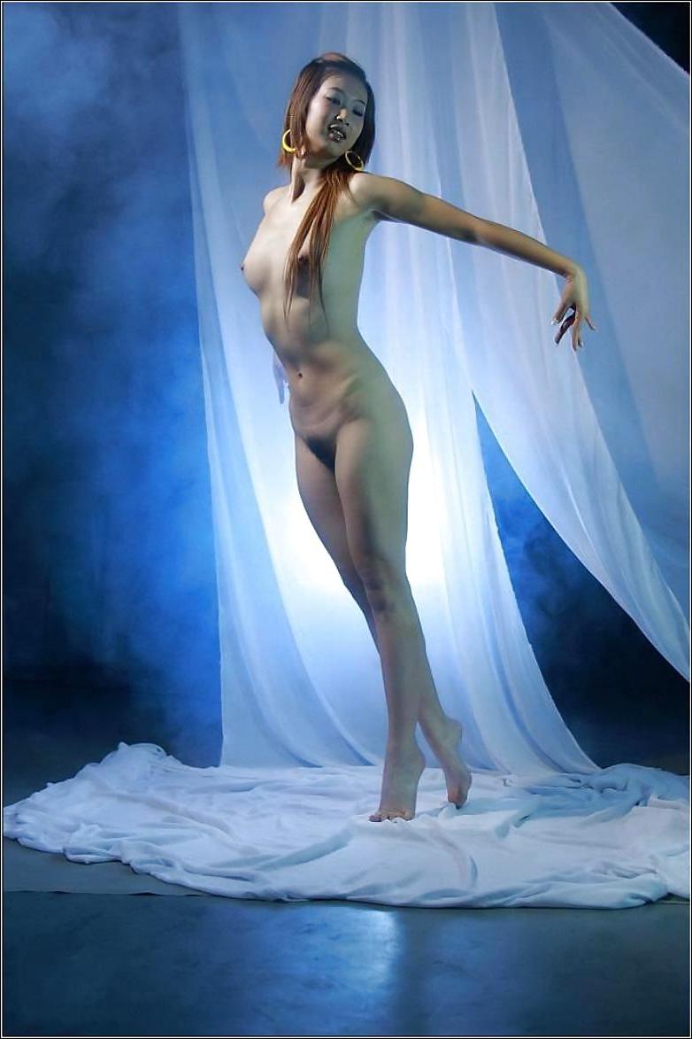 8P Chinese girl body art