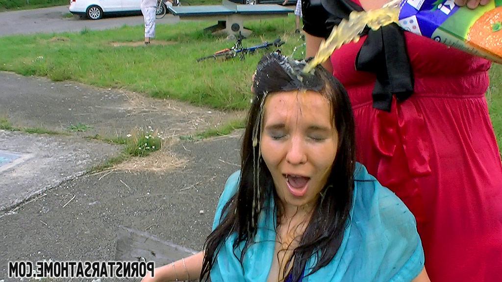 16P Stunning fetish babes having some wet fun in public place