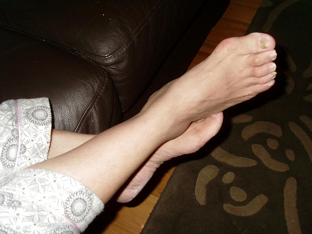 4P Ugly wife and feet