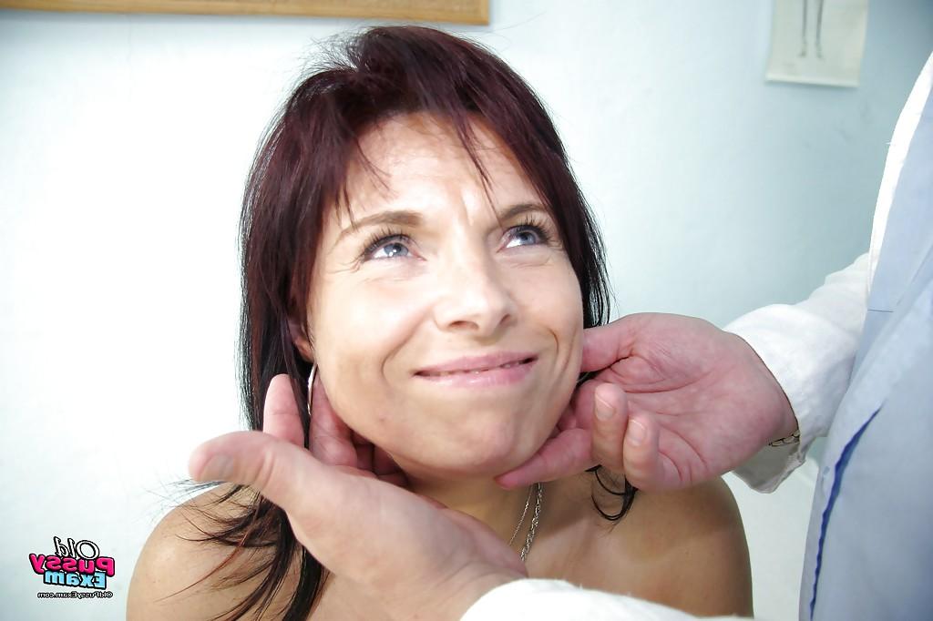 15P Busty Mature in stockings gets the pussy exam of her life at the Gyno