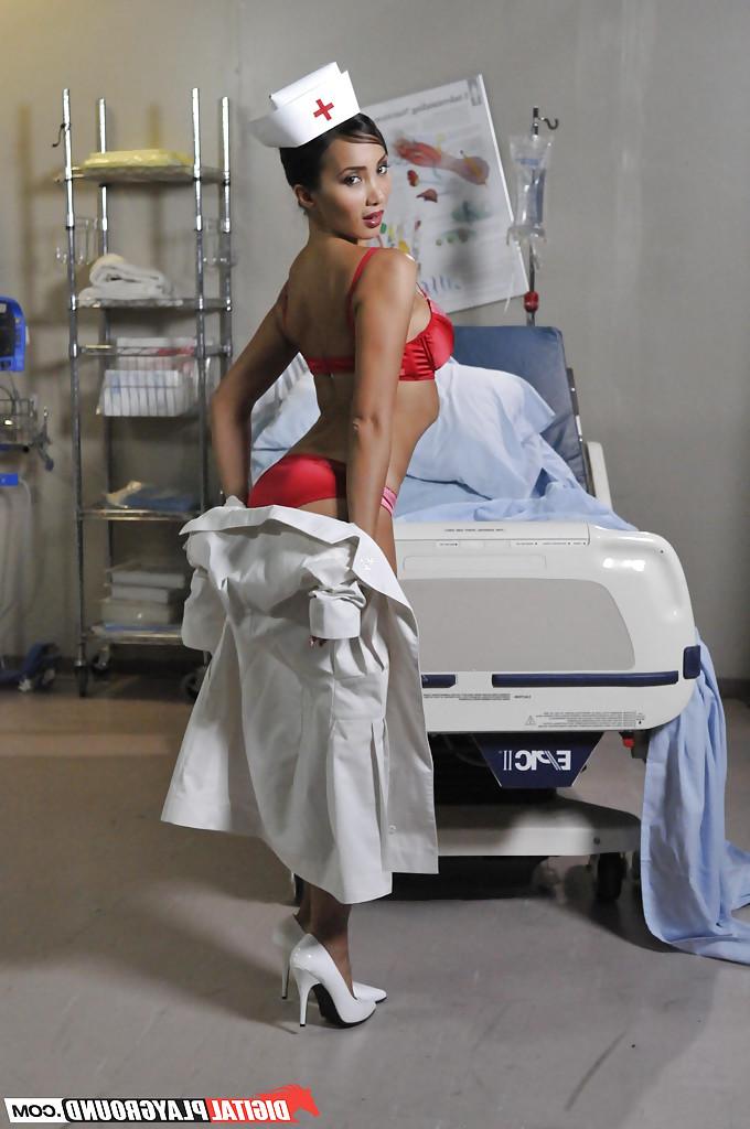16P Slender Katsuni shows her amazing-looking big boobies and juicy ass