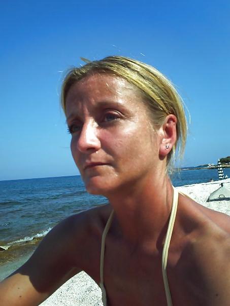 12P Very dfficult to get mrs helen pcs..horny bitch..