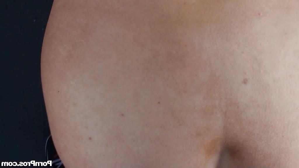 16P Milf Diana Prince screws in public place in a hot POV action scene