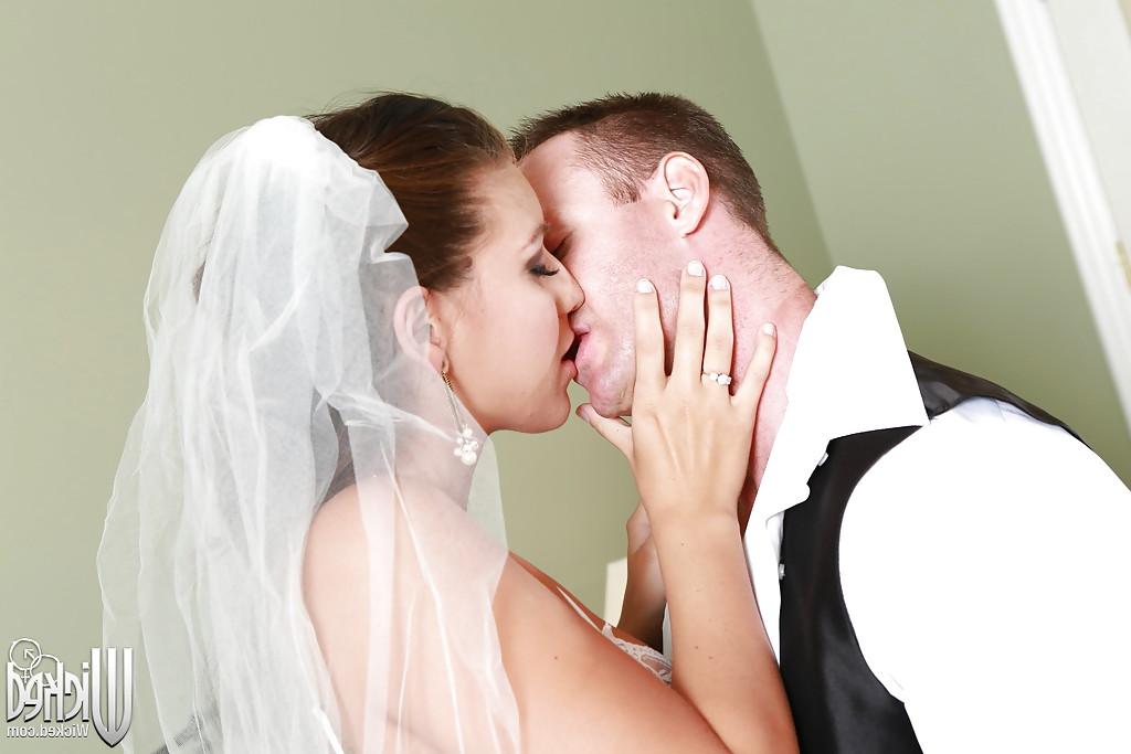 16P Luscious bride with hot ass has a passionate sex with her horny fiance